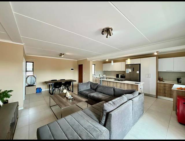 2 BEDROOM APARTMENT FOR SALE IN MODDERFONTEIN
